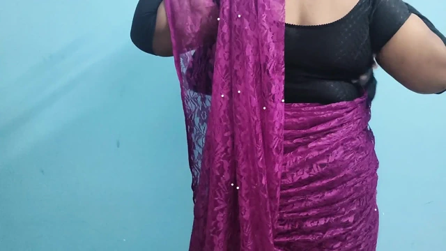 Tamil müdür evli kadın doğum günü şirket personeliyle aldatıyor, desi teyze romantizm seksi, mallu teyze domaltmalı