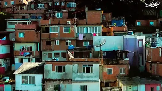 Ateşli lezbiyenler uber sürücüsünü öpüyor ve baştan çıkarıyor