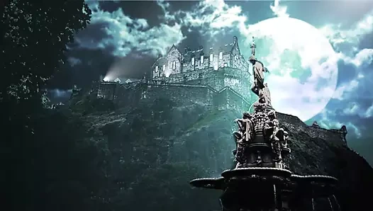 Bir bokhane faresi olarak çalışan Macbeth muhteşem güzelliğin yardımıyla kral Duncan'ı cezbediyor ve sikiyor