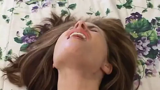 Bu dik milf sürtük seviyor için koymak bir büyük çük içinde ona ağız