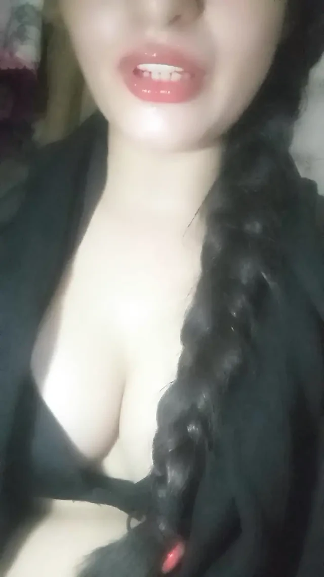 Elleri olan ama alkışlanamayan şey