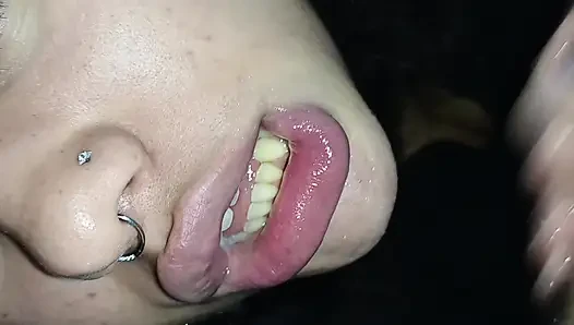 CREAMPIE IN THE MOUTH THIRSTY FOR CUM, SPURTING MILK FOR A BITCH