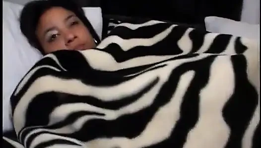 Harika götlü vahşi erkek delisi sikişirken gırtlağına kadar alıyor