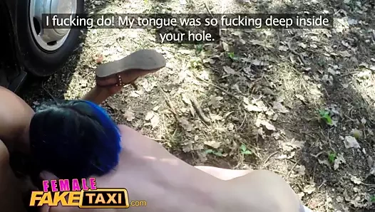 Femalefaketaxi pis lezbiyen taksi taksi eğlence ve orgazm