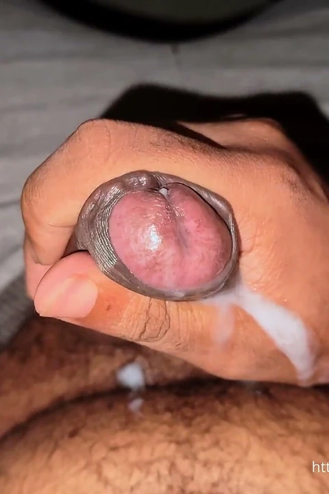 Nihai solo boşalma - kalın koyu pembe Asyalı yarak sert boşalıyor!
