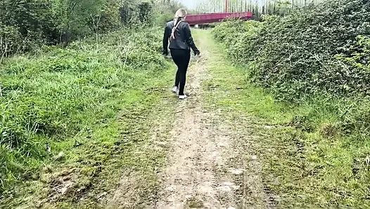 Tutamıyorum, Çiş Halka açık Derleme
