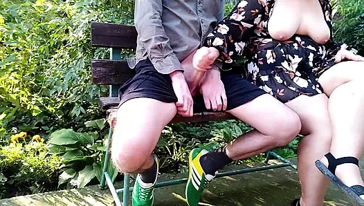 Azgın kayınvalidemin doğal göğüsleri