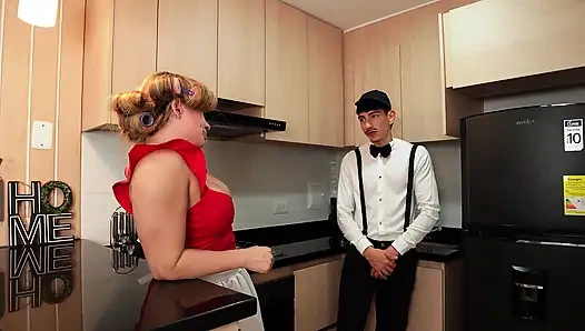 Doña Florinda'ya churro veriyorum ve sütümü yutuyor