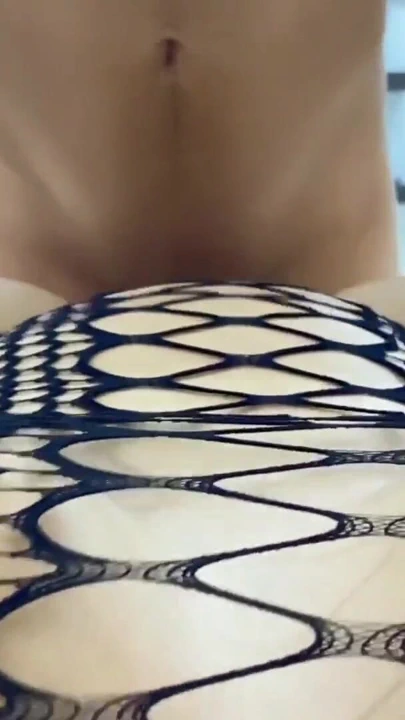 Tombul web kamerası modeli otel garsonuyla seks yapıyor - Savannah Watson | Klip 1