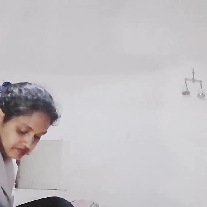Ep1 desi üvey anne üvey oğlunun kamerasını buldu ve soyunuyor