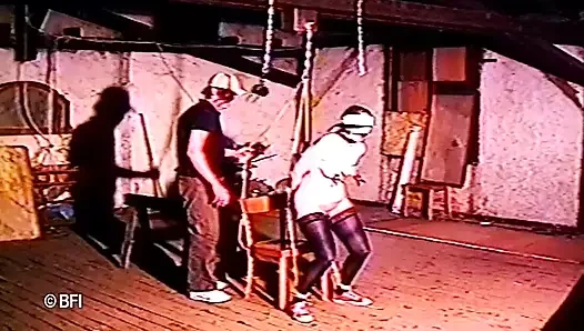 Garajda cezalandırıyor