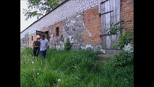 Taşrada minyon sarışını sikiyor