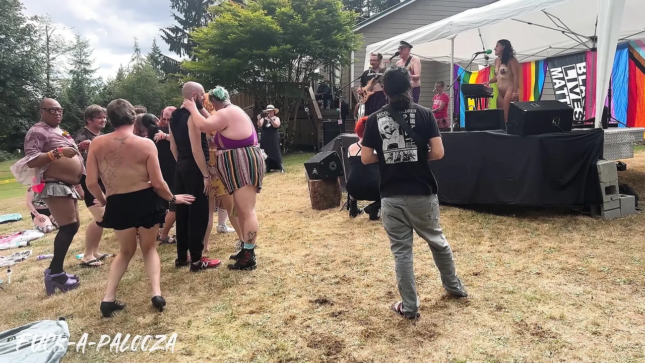 Premium Fuckapalooza Stage Show Cliff Media Productions Lesbian Lesbian Porn (Full Video) - Vienna Special