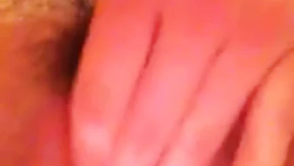 Jamie kırmızı tırnaklar