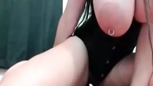 benim seksi piercing süper busty bebeğim ile meme halkaları