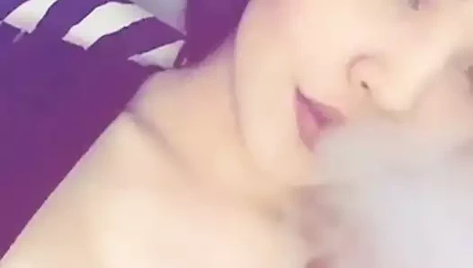 Göğüsler ve nargile