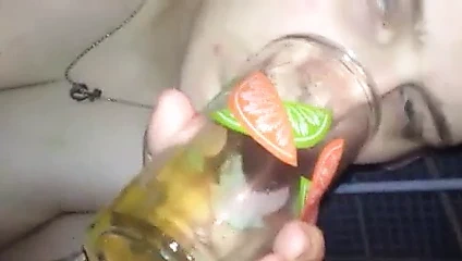 Kik sürtük alywho123 kendi çişini içiyor