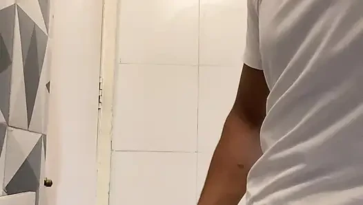 Hintli yakışıklı üst düzey yarak