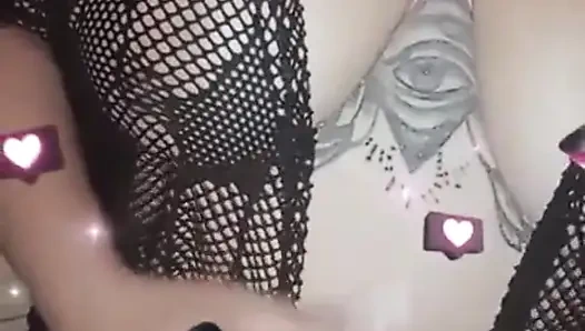 Duş alıyorum ve kendimi ısıtıyorum