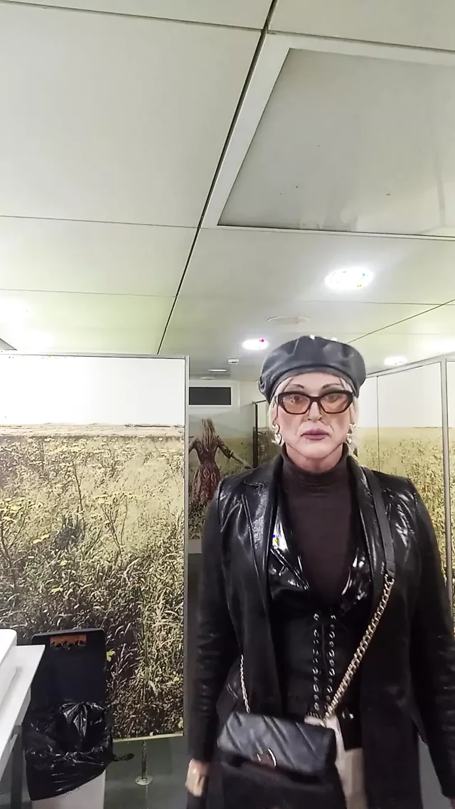 Leather'deki sarışın