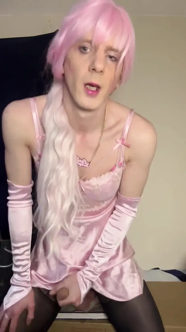 Jess Silk dildoya biniyor