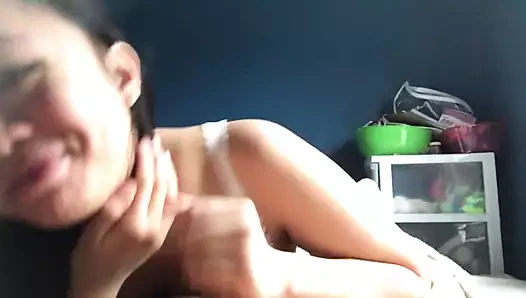 Asya kız veren oral seks 2