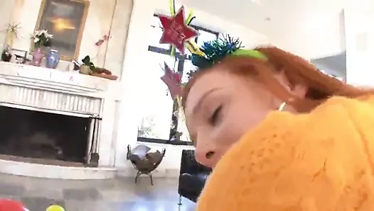 Sürtük kendini sikiyor