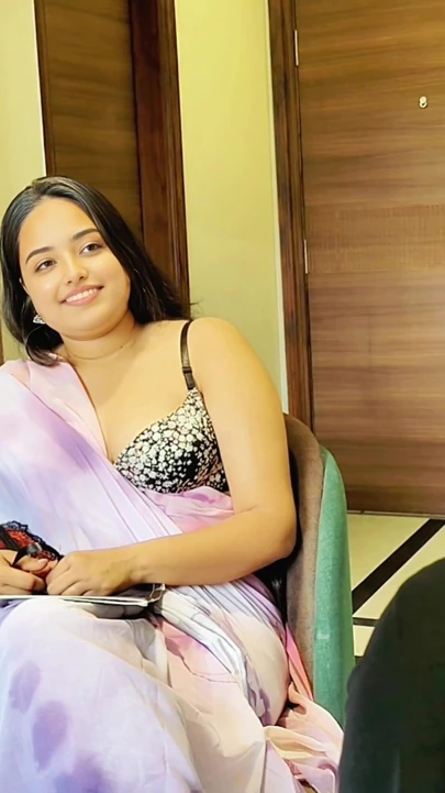 Seksi Hintli öğretmen eğitim sınıfında öğrenci tarafından sikiliyor Hintçe ses | Klip 1