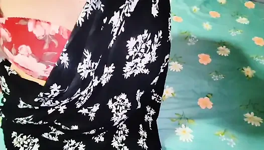 (Srilankan Sinhal Voice) seksi öğretmen edepsizce konuşuyor ve personelle sikişiyor..