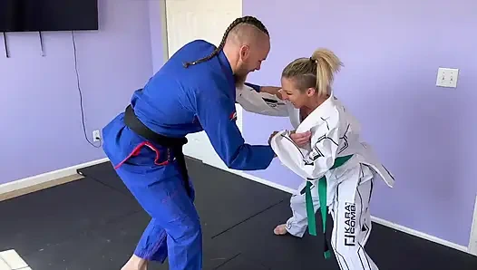 Lora cross v andy savage seks güreşi