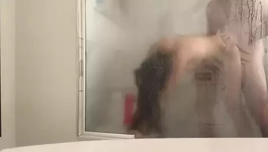 Kirli karısı ile duş