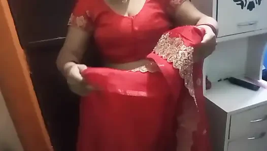 Güzel Hintli kadın romantik bir ilişki yaşıyor