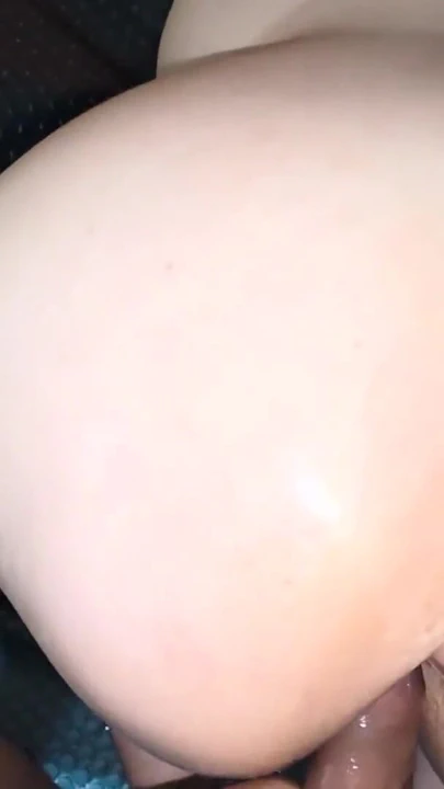 Göt deliğim jambon dilimlerini yutuyor ve onları kovmayı reddederken adamım onu yok ediyor | Klip 1