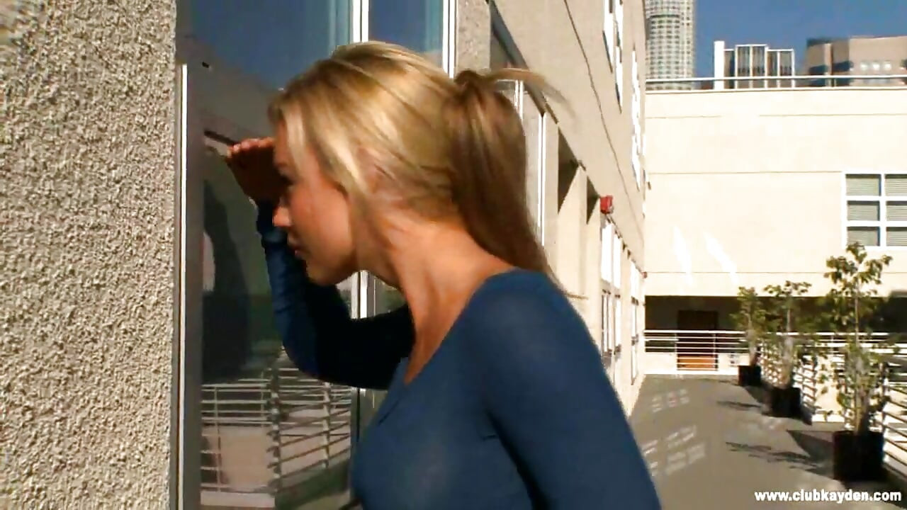 Kayden Kross şeker babası tarafından sert sikiliyor