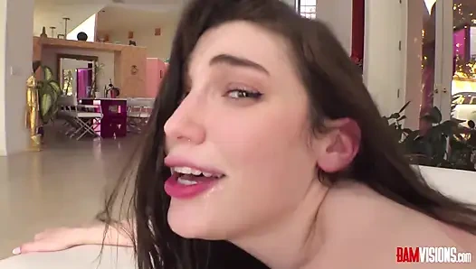 Bella Rolland ve Lily Lou götten sikilmek için büyük bir yarak istiyor