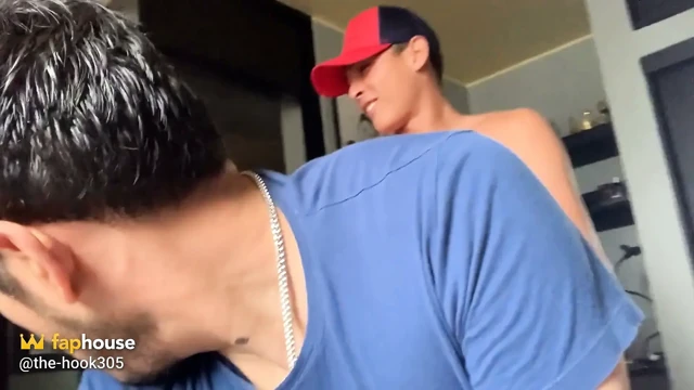 Bir twink tarafından sikiliyor
