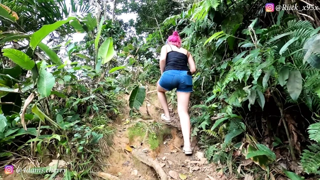 Issız plajda seks!! Amatör Brezilyalı genç kız yarak emiyor ve yüzüne boşaltıyor - amatör seks videosu