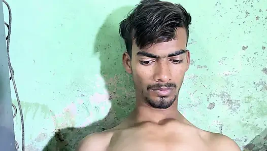 Üvey erkek kardeşim odada meyve sikiyor