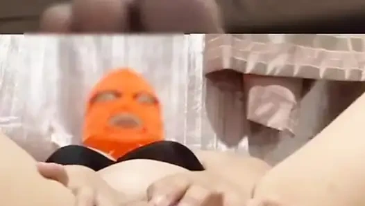 Evli kadın tek başınayken videomu izliyor