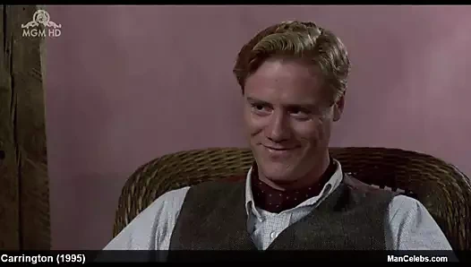 Steven Waddington ressam için çıplak poz verdi