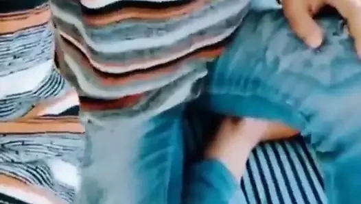 Benim gf shweta bana onu çıplak göğüsler video gönderdi