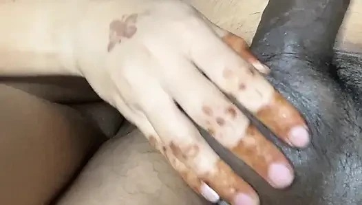 Stepsister se karvai Handjob or boobs Dabye