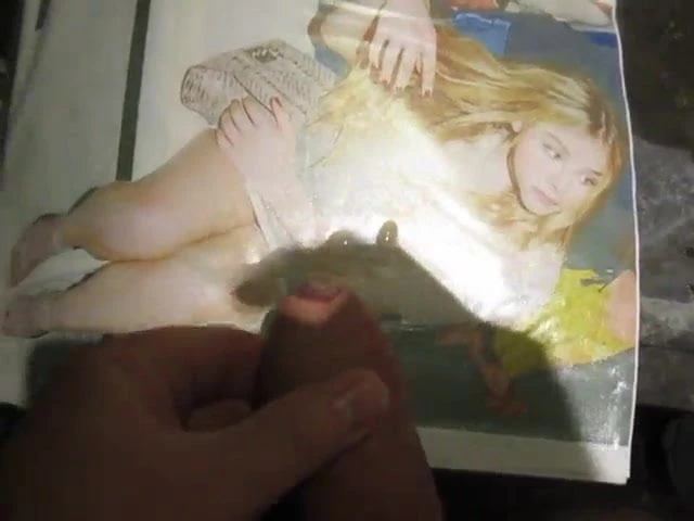 Chloe Moretz'un yeni boşalması