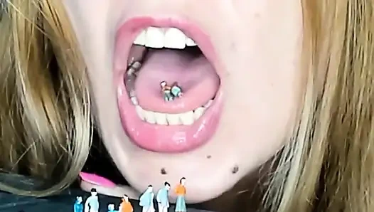 Endoskopi!! Giantess aynı anda 25 üyeyi yuttu