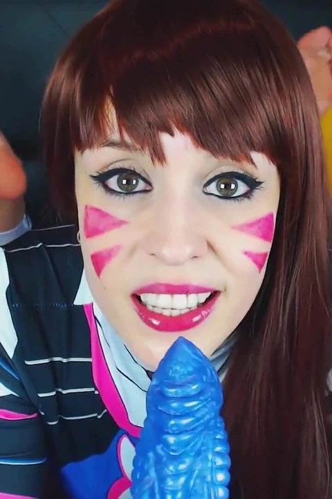 Fantezi dildo ve yüze boşalma ile Ahegao Dva