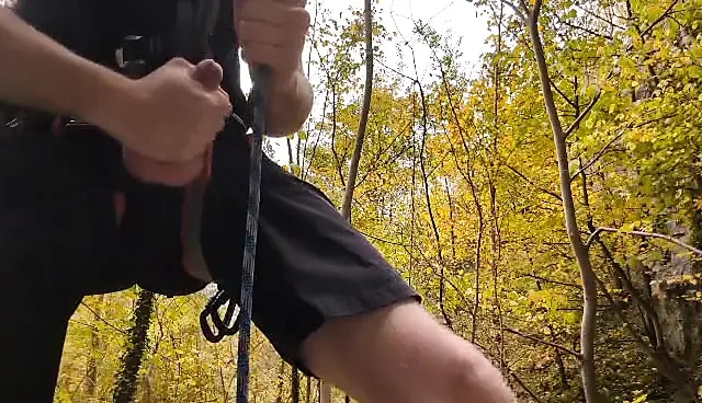 Kaya tırmanırken mastürbasyon yapıyor