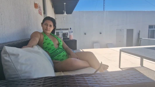 Otelde yeni komşumu sikiyorum