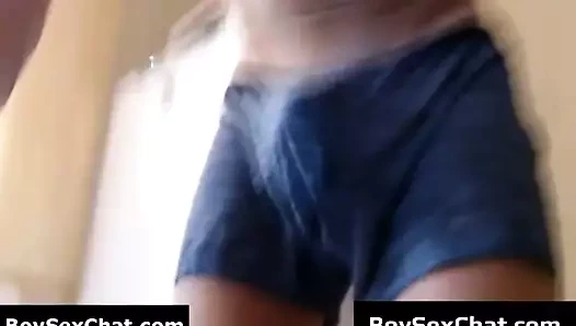 Kaslı dostum gösterilen onun büyük sert horoz