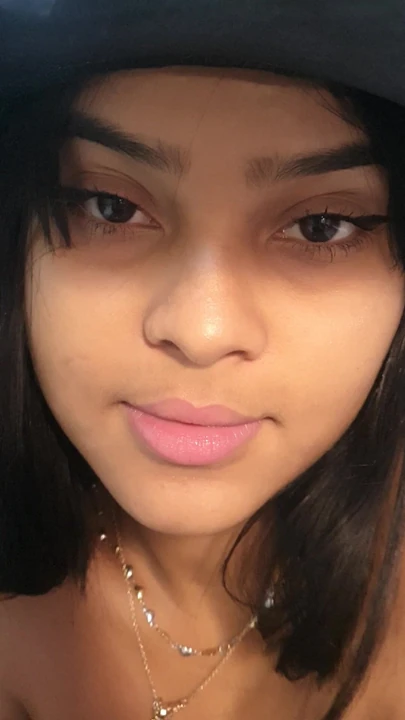 Уставимся на тебя с моими сиськами в воздухе