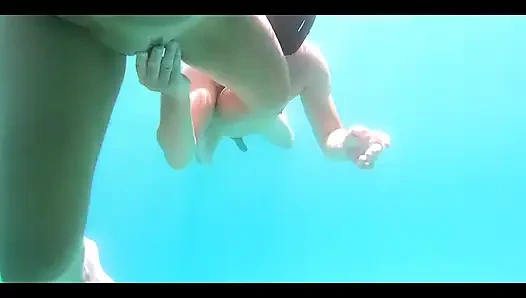 Seksi büyük göt derlemesi sexydea o götü sallıyor